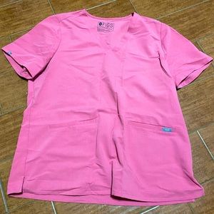 Figs Quartz casks three pocket scrub top